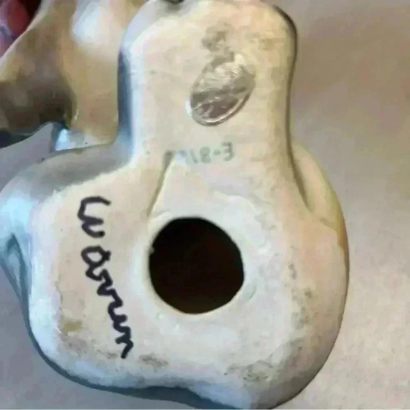 1950’s Porcelain Beagle Figurine - Picture 5 of 7